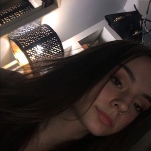 Meet your Posher, Anesa